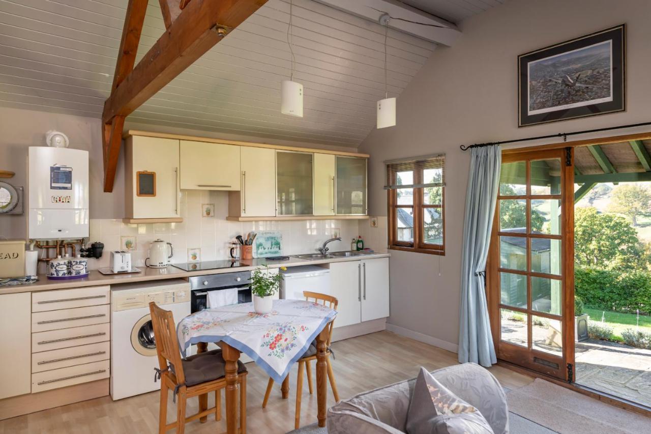 Beautiful Cottage With Stunning Views In Box Бокс Экстерьер фото